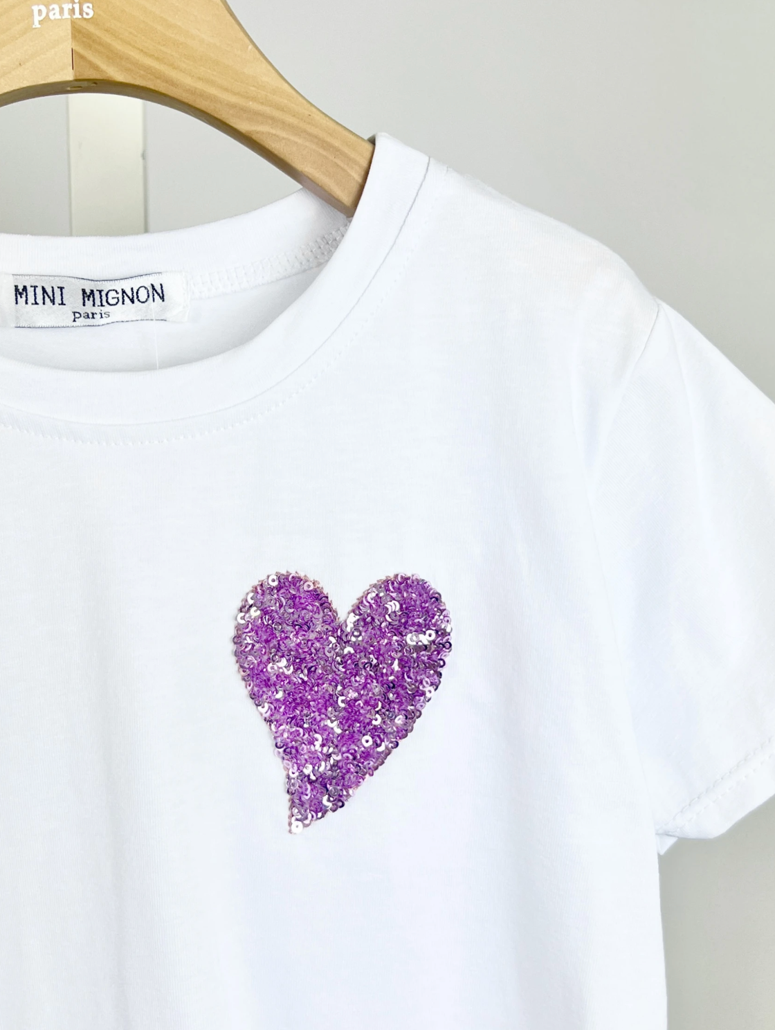 T shirt coeur a sequins