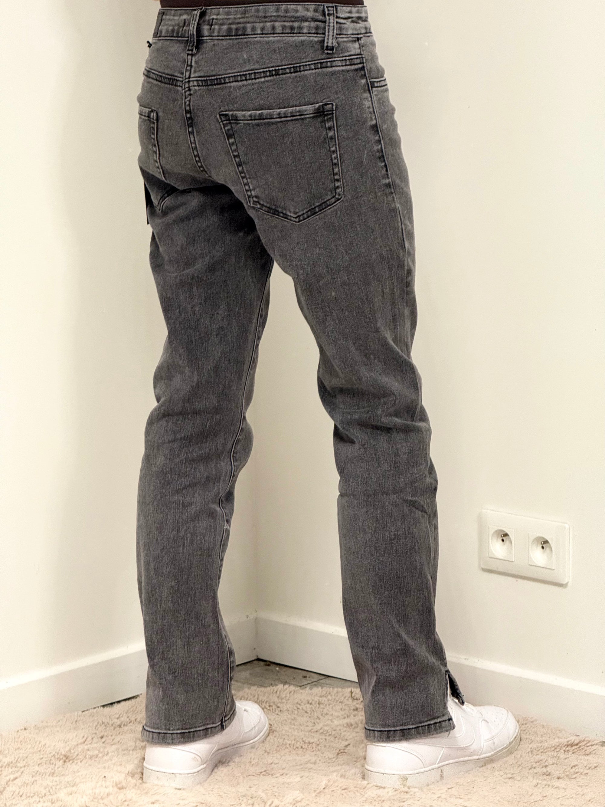 Jeans regular à ourlets fendus